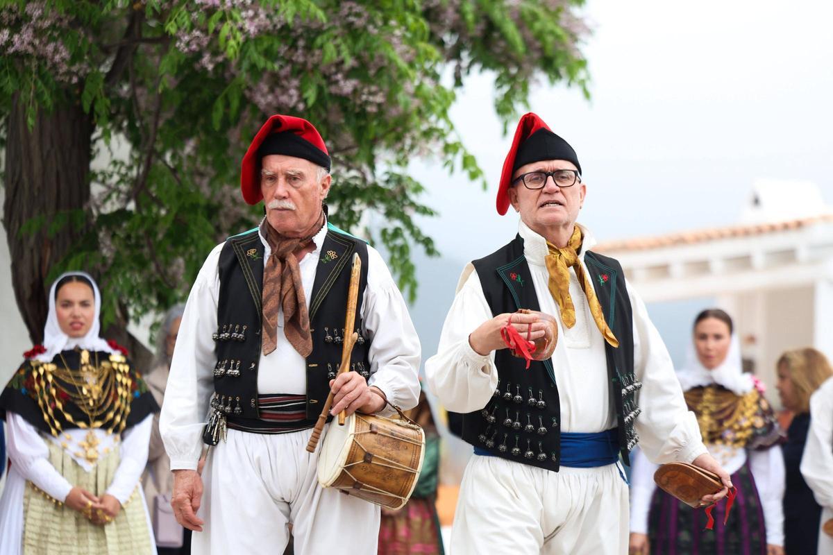 Santa Eulària en su domingo de Anar a Maig, en imágenes