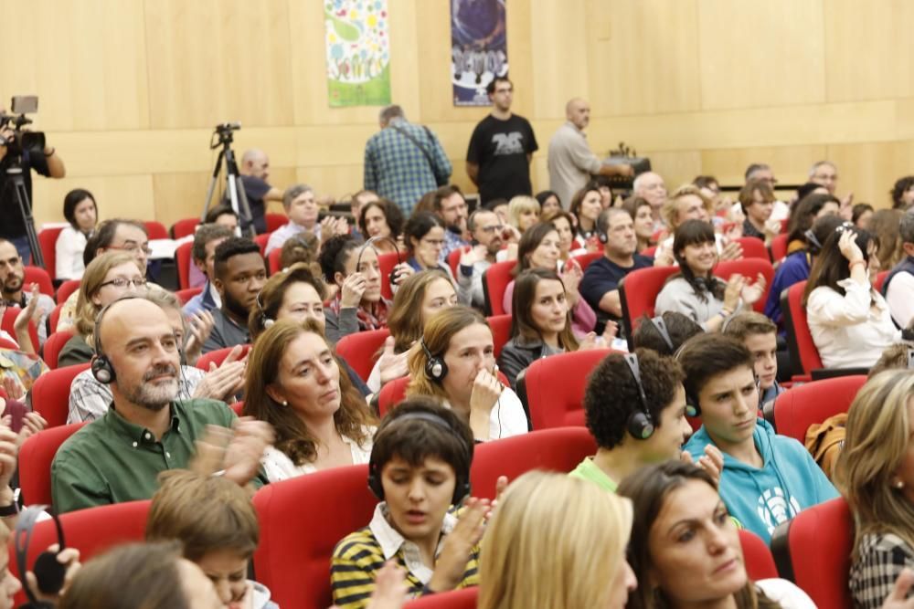 Salman Khan muestra su método matemático en Gijón