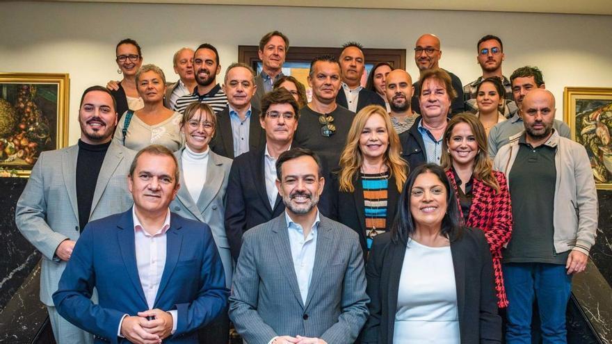 Foto de grupo de la presentación de la embajada tinerfeña que acudirá a Madrid Fusión 2024.