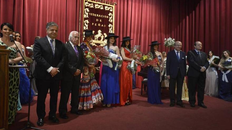 Las peñas eligen a la reina y damas de honor del 2015