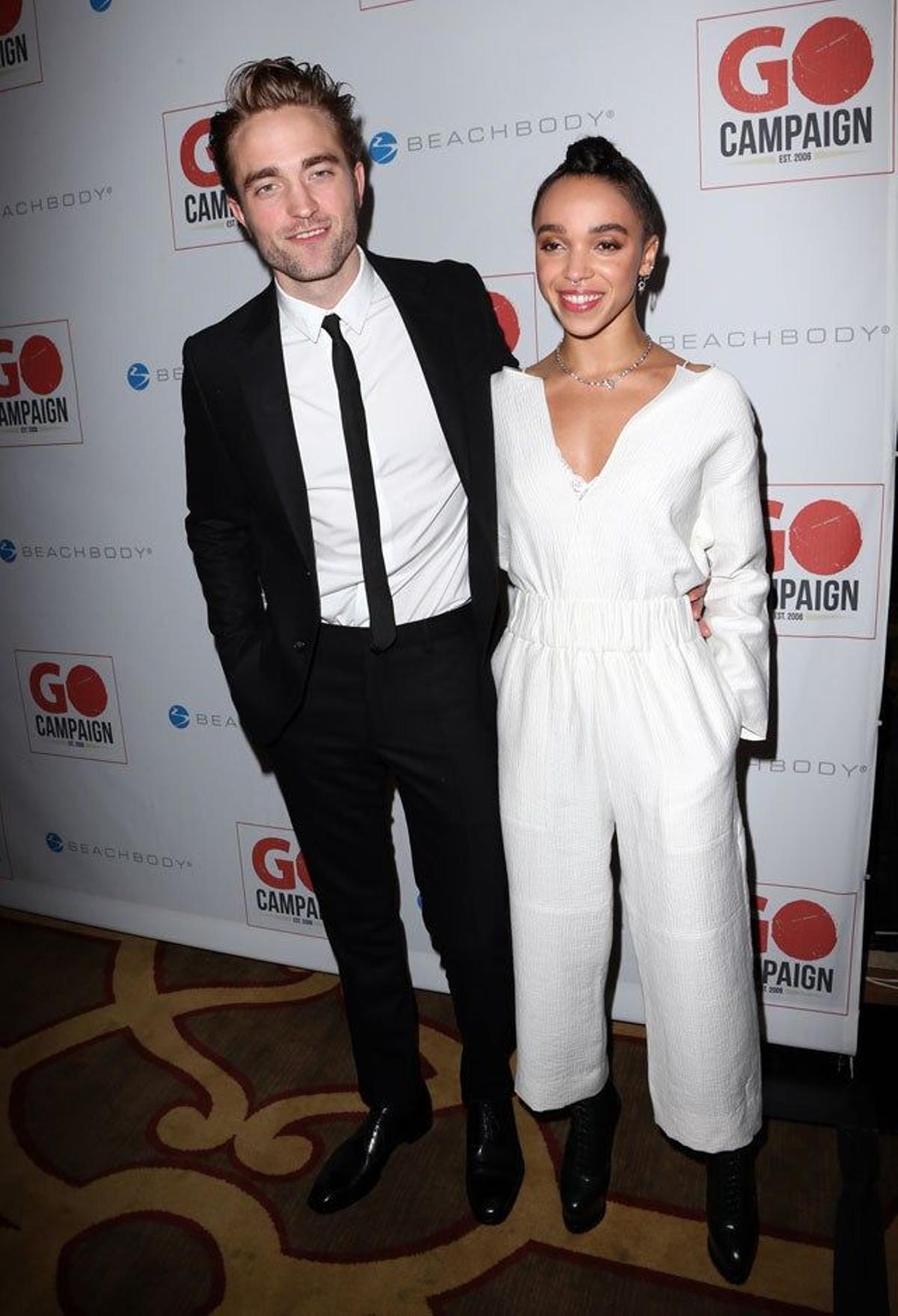 Robert Pattinson y FKA Twigs, en la gala GO Campaign