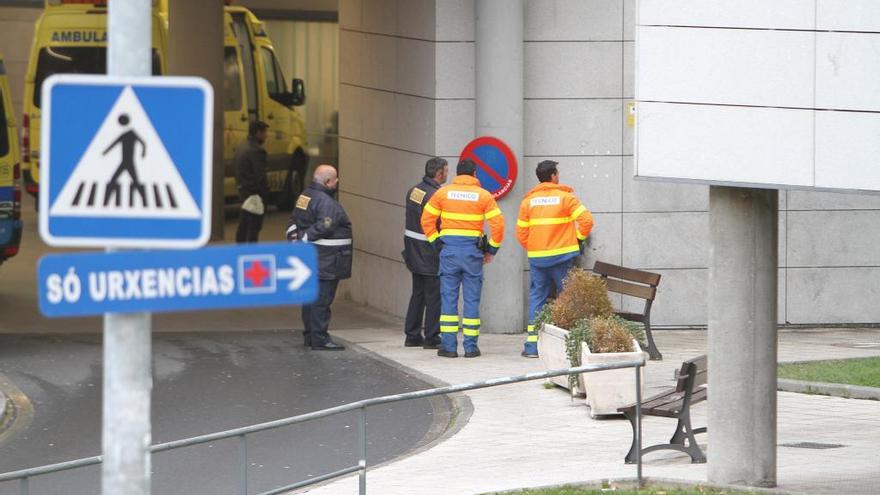 Entrada del servicio de urgencias del CHUO