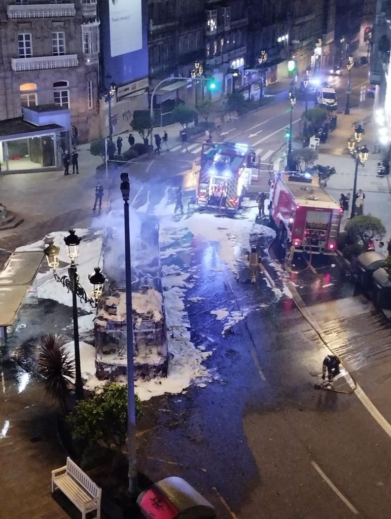 Incendio en un autobús en pleno centro de Vigo