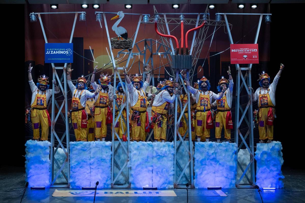 Actuación de la murga Los Mirinda