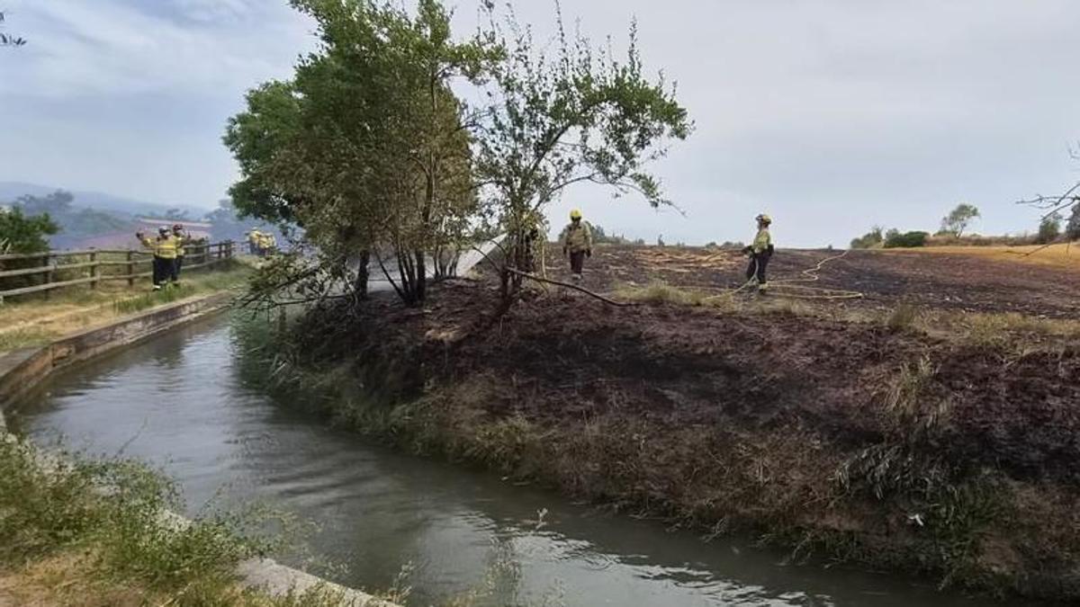 Controlat un incendi dins del terme municipal de Sallent entre la Séquia i una granja
