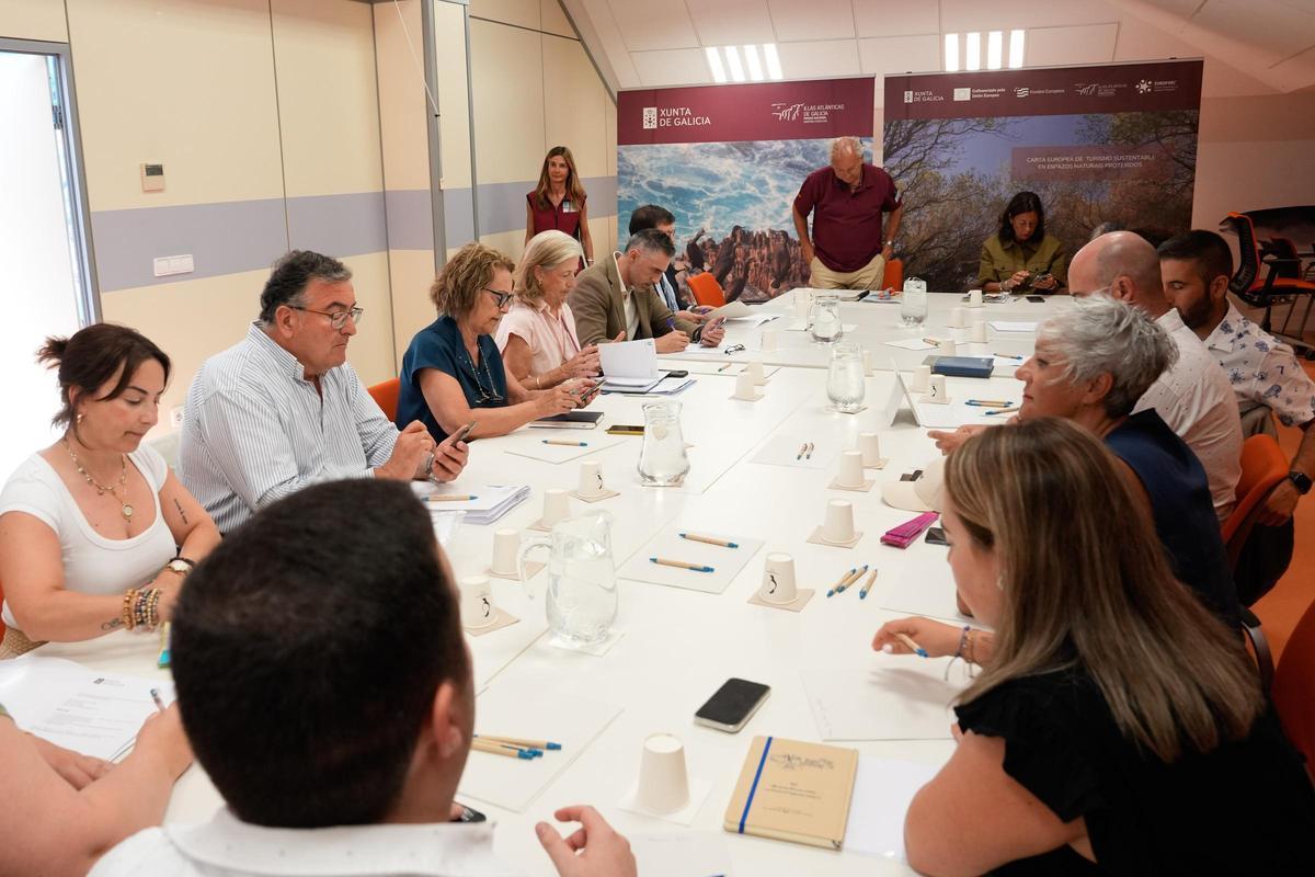 La última reunión de la Mesa de Ons, celebrada a principios del mes de julio de 2025 en Vigo.