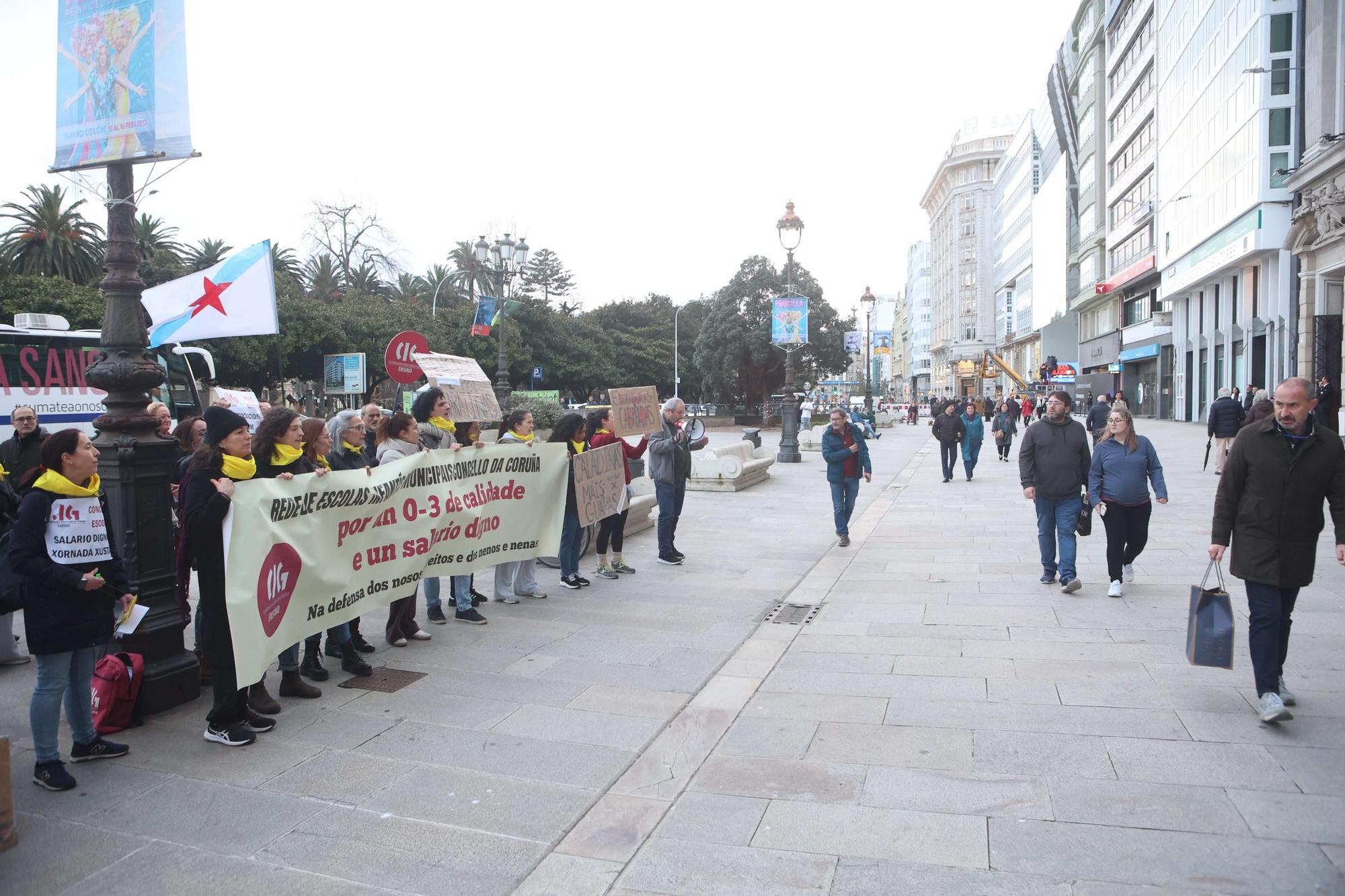 Protesta de trabajadoras de la red de escuelas infantiles municipales de A Coruña