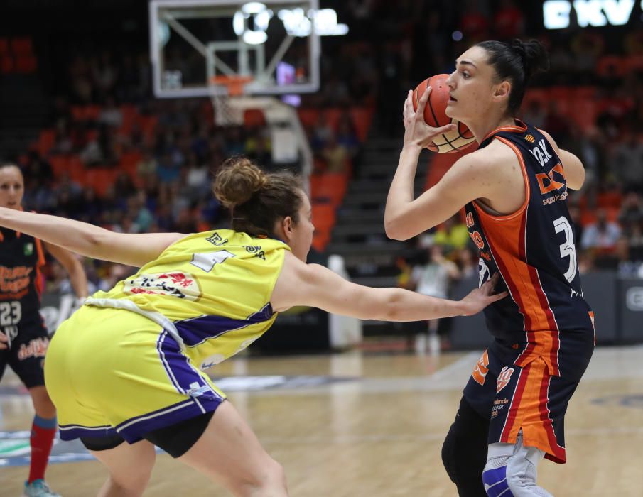 VALENCIA BASKET FEMENINO VS PICKEN CLARET