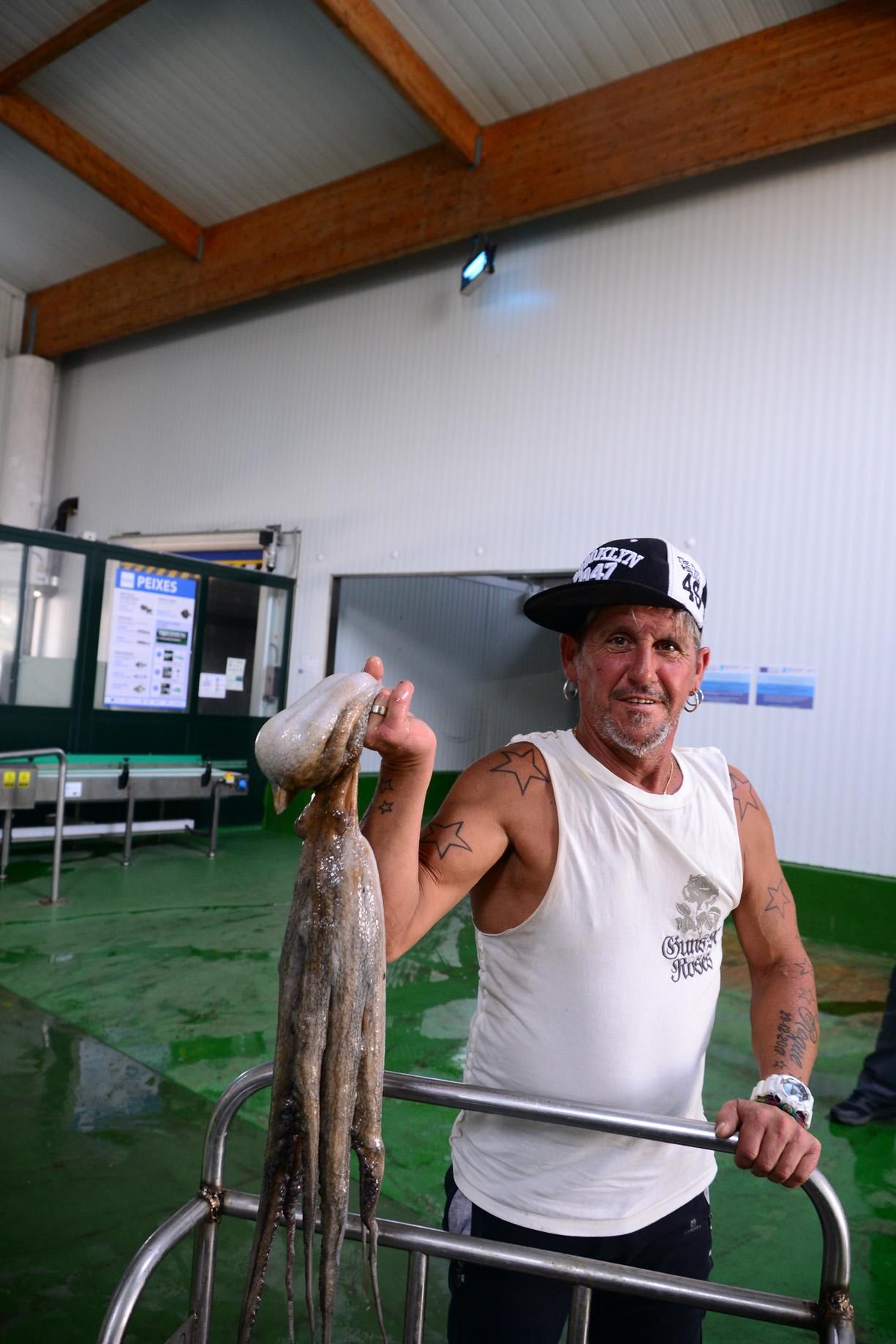 El inicio de la campaña del pulpo en el puerto de Bueu