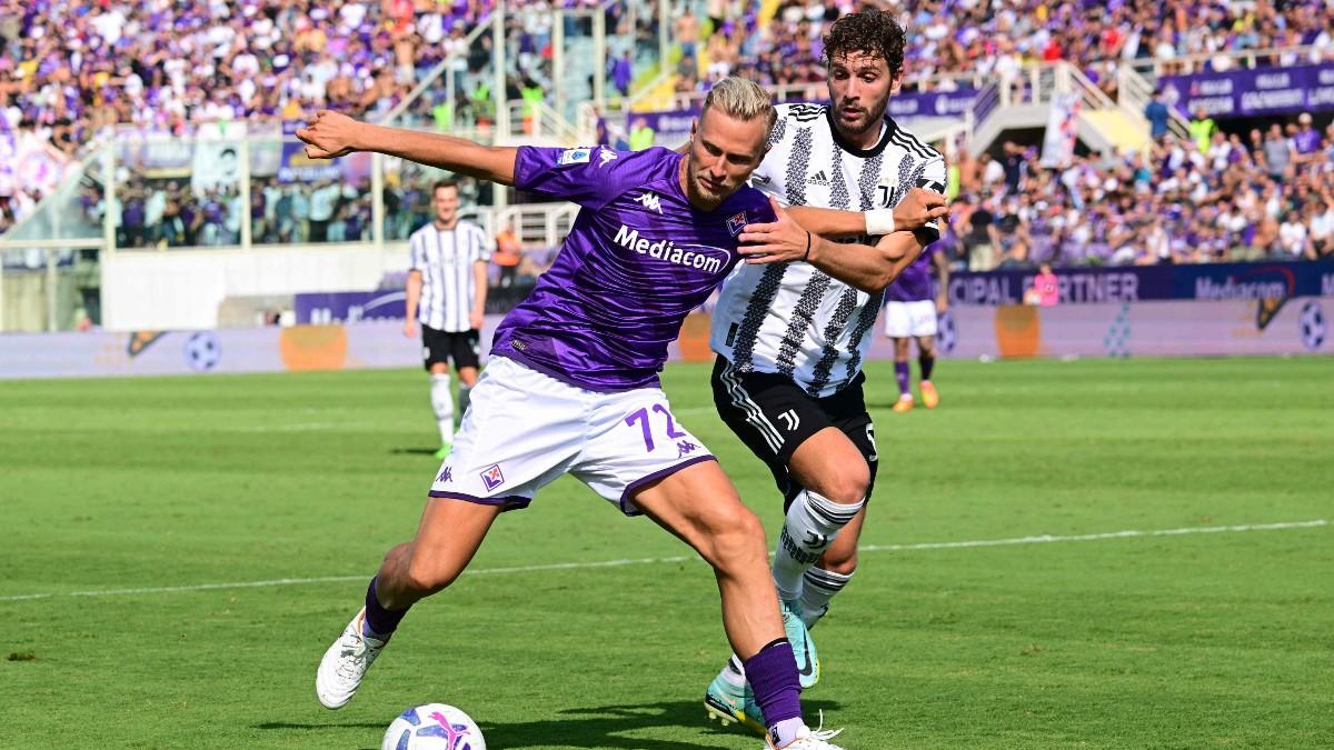 Barak y Locatelli pugnan por el esférico durante el Fiorentina-Juventus