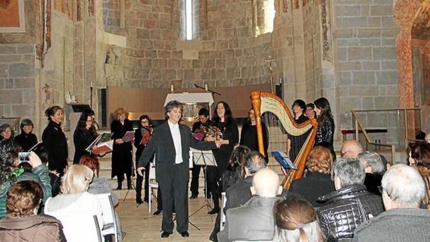 El Cor Lerània dedica a Muriel Casals el concert ofert a Sant Benet de Bages