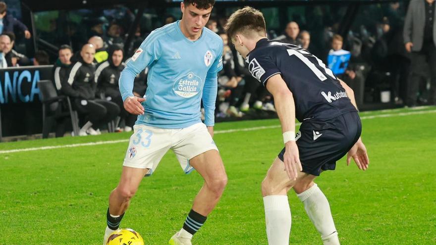 Hugo Álvarez vistiendo la camiseta del Celta en primera división