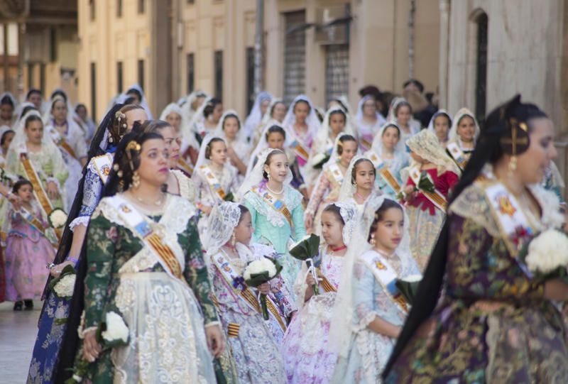 Comisiones falleras que han desfilado hasta las 18:00 horas.