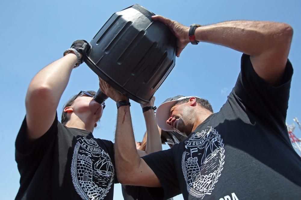 Litros y litros de vino tinto corrieron por las gargantas de los asistentes a la fiesta en Santa Trega