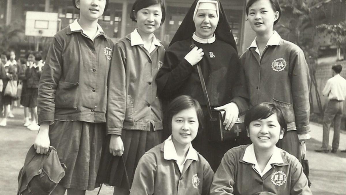 Con alumnas de Taiwán en 1965.