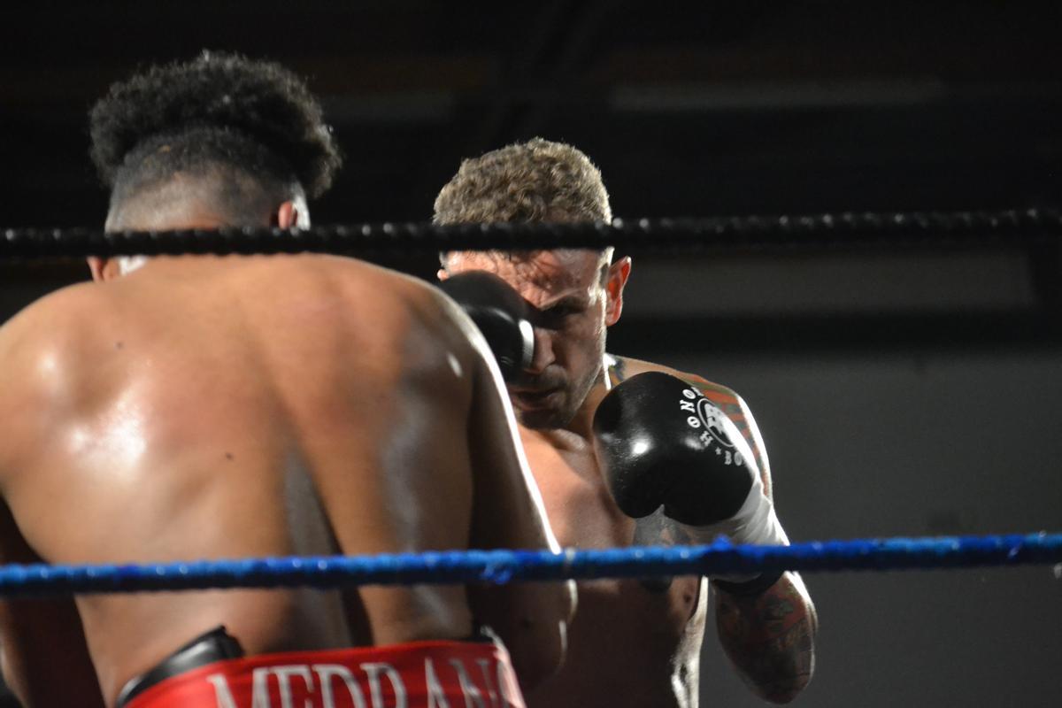 Noche mágica de boxeo en el Polideportivo Melanie Costa de Calvià