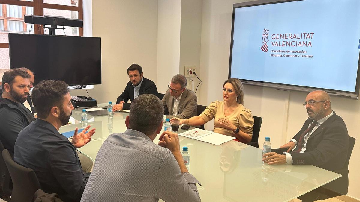 Un momento de la reunión de Nuria Monter con empresas audiovisuales valencianas