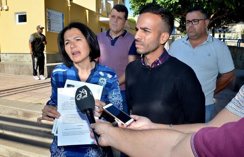 03/12/2018 ARGUINEGUÍN, MOGÁN. Rueda de prensa de la oposición sobre el aparcamiento de Arguineguín. SANTI BLANCO  | 03/12/2018 | Fotógrafo: Santi Blanco