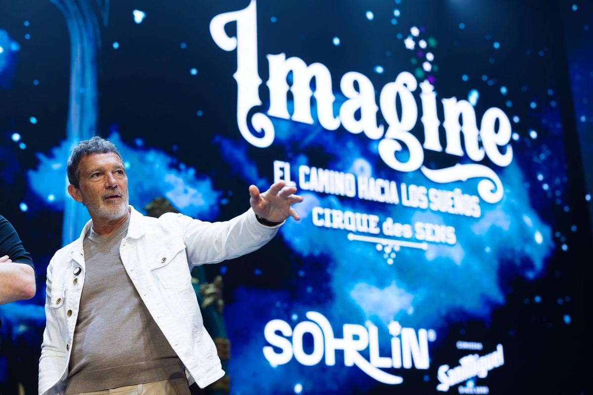El actor y director Antonio Banderas tras el pase gráfico este viernes del espectáculo de circo 'Imagine.
