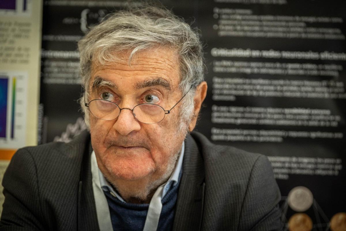 El Nobel deFísica, Serge Haroche, tras su intervención en el Congreso de Estudiantes de Física de la ULL, celebrada esta semana.
