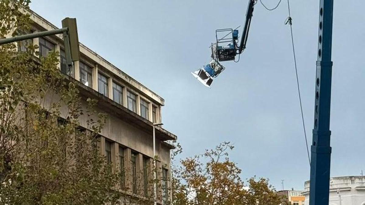 Un foco televisivo sorprende en Riazor.