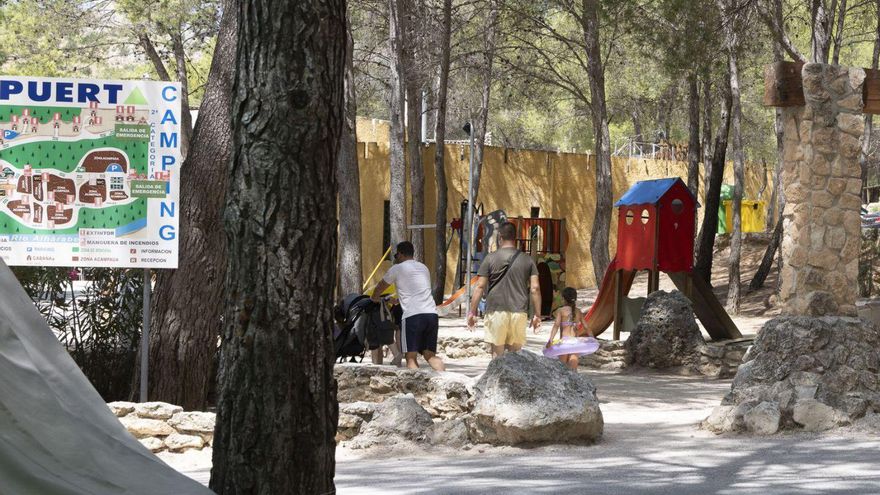 Veraneantes en el camping La Puerta, en Moratalla, fotografiados el pasado mes de agosto.