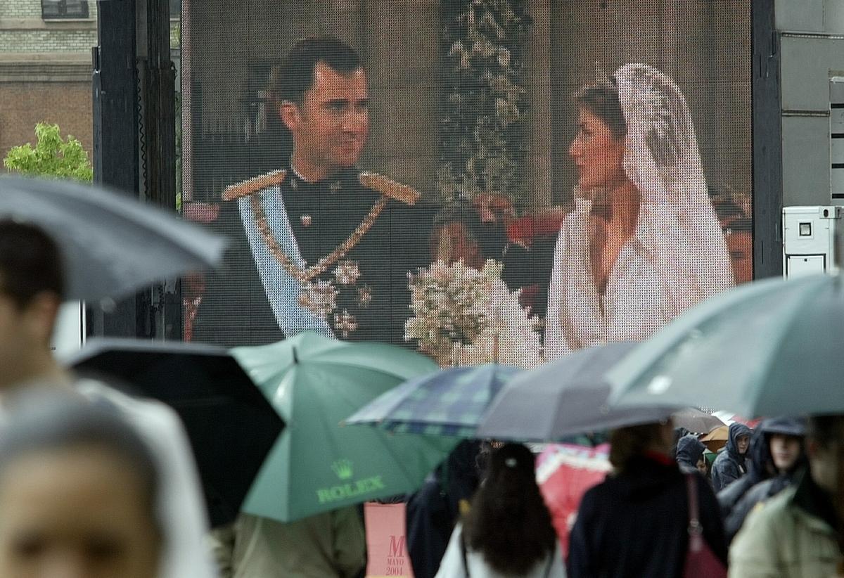 La lluvia cayó intensa durante la boda de los entonces Príncipes de Asturias.