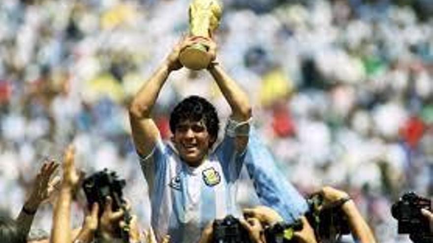 Las mejores imágenes de la vida de Maradona