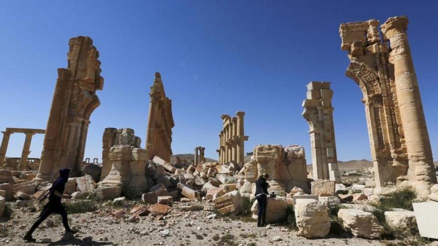 El Estado Islámico se retira de Palmira tras una noche de intensos bombardeos rusos