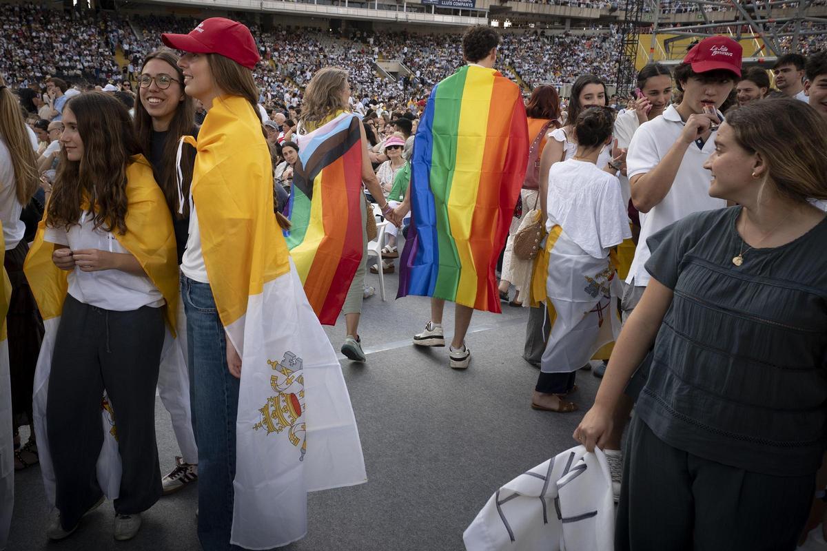Vigilia del Papa León XIV en el Estadio Olímpico Lluís Companys.