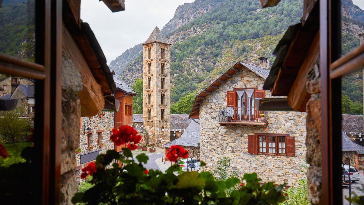 El valle perdido del pirineo catalán que esconde unas curiosas iglesias Patrimonio de la Unesco