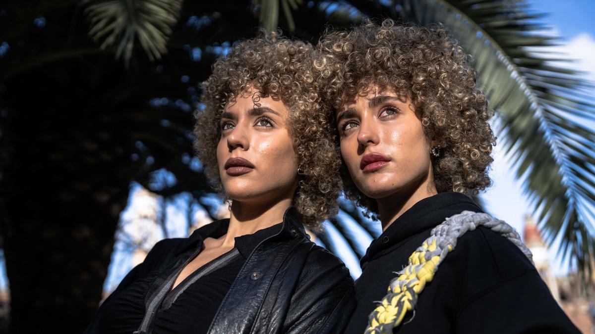 Las gemelas Tuset triunfan en el desfile de Custo Barcelona en la 080