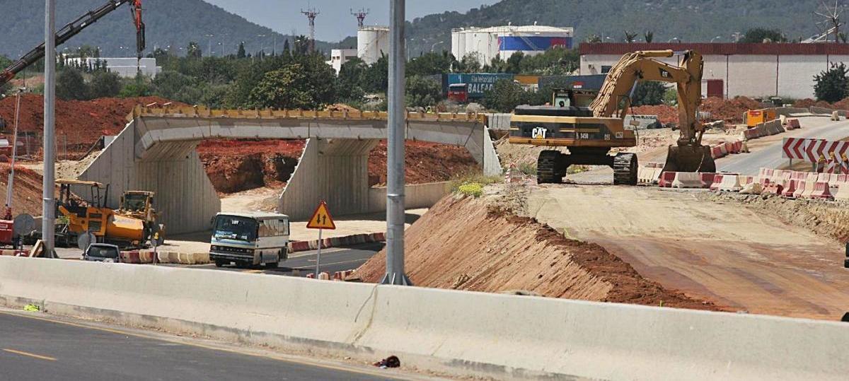 Obras de construcción de la autovía del aeropuerto.