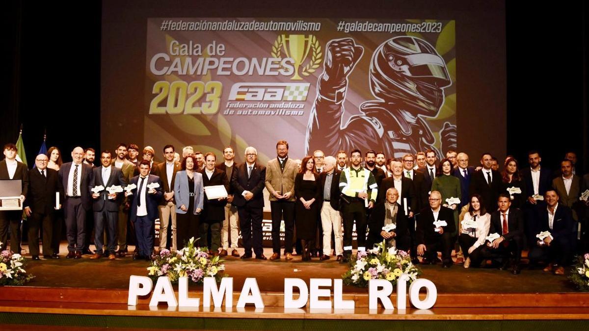 Autoridades y premiados en la Gala de Campeones de Palma del Río.