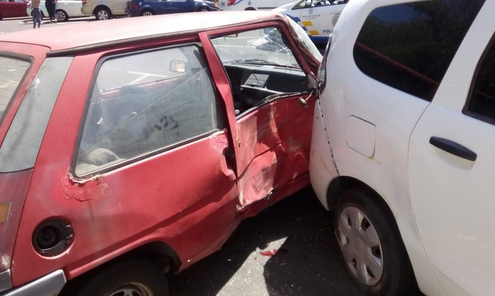 Seis coches embestidos por otro en Cuesta Piedra