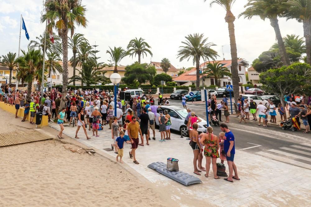 Manifestación en Orihuela Costa por su abandono