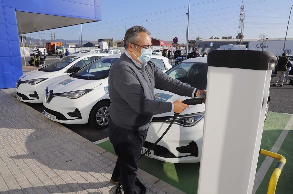 Los nuevos vehículos 100% eléctricos de la Junta de Andalucía en Córdoba