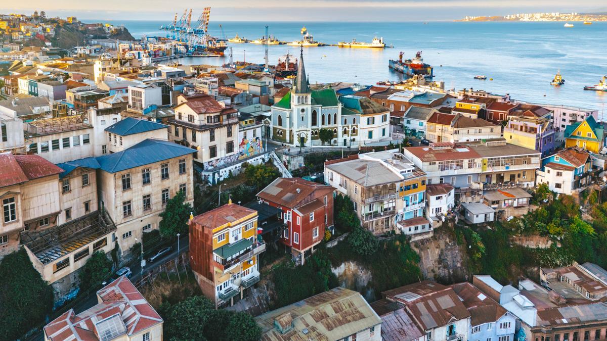 Valparaíso e Isla Negra, los dos lugares amados por Pablo Neruda, estrellas de la Expedición VIAJAR a Patagonia chilena