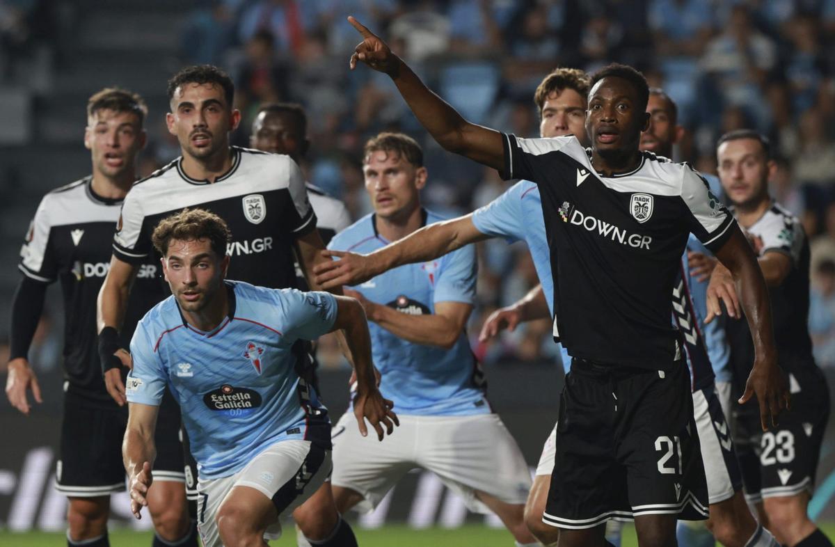 Un lance del encuentro de octubre en Balaídos entre Celta y PAOK. | JOSÉ LORES