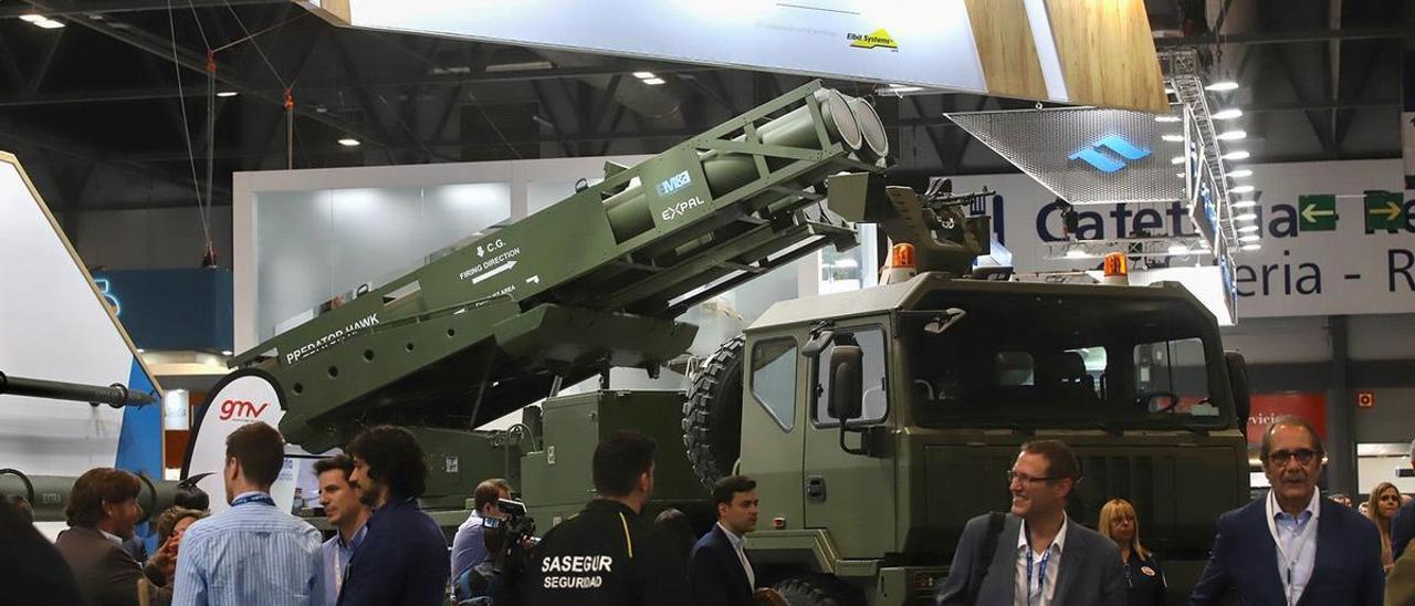 Silam, el lanzacohetes que fabricarán Escribano y Expal, en la Feria de Defensa Feindef 2023.