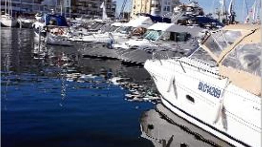 Els canals navegables de la marina d&#039;Empuriabrava.