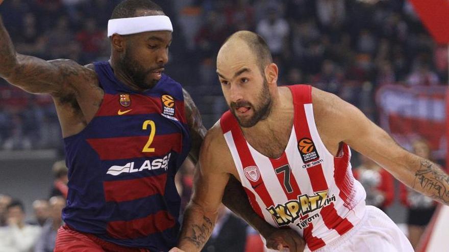 Rice defiende a Spanoulis en un momento del partido.