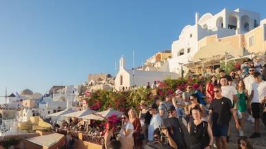 Grecia cobrará 20 euros a cada turista que desembarque en un crucero en Santorini o Mikonos