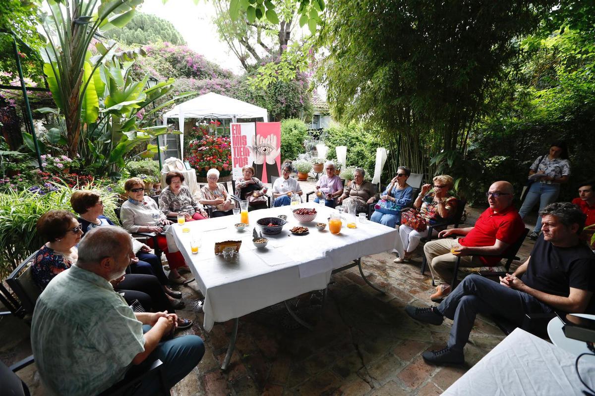 Mesa en la que tuvo lugar 'Viejas al timón'