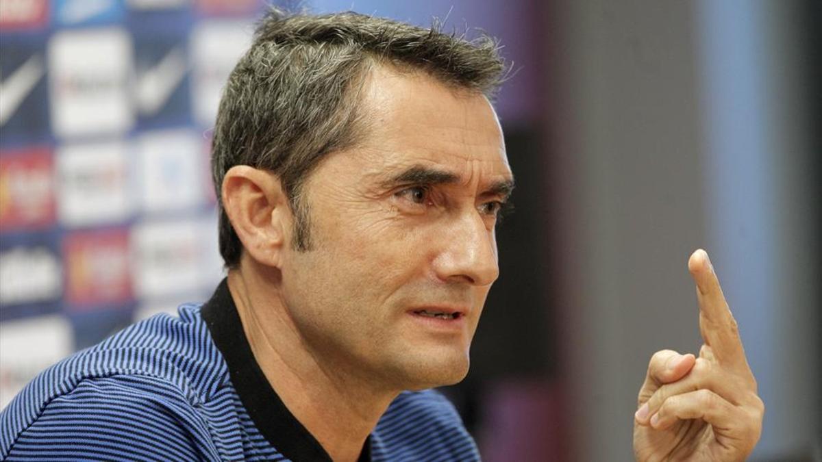 El técnico azulgrana Ernesto Valverde, antes de viajar a Murcia