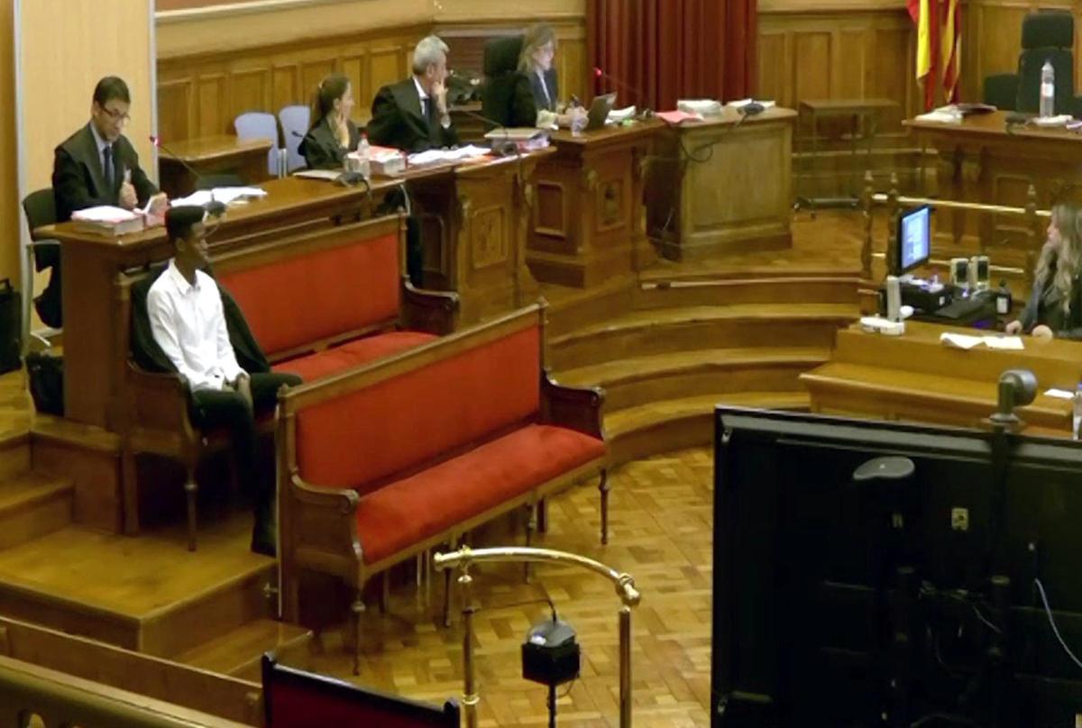 El jurat considera culpable l’acusat de matar la seva dona i la seva filla una ‘nit de Reis’ a Esplugues El jurat considera culpable l’acusat de matar la seva dona i la seva filla una ‘nit de Reis’ a Esplugues
