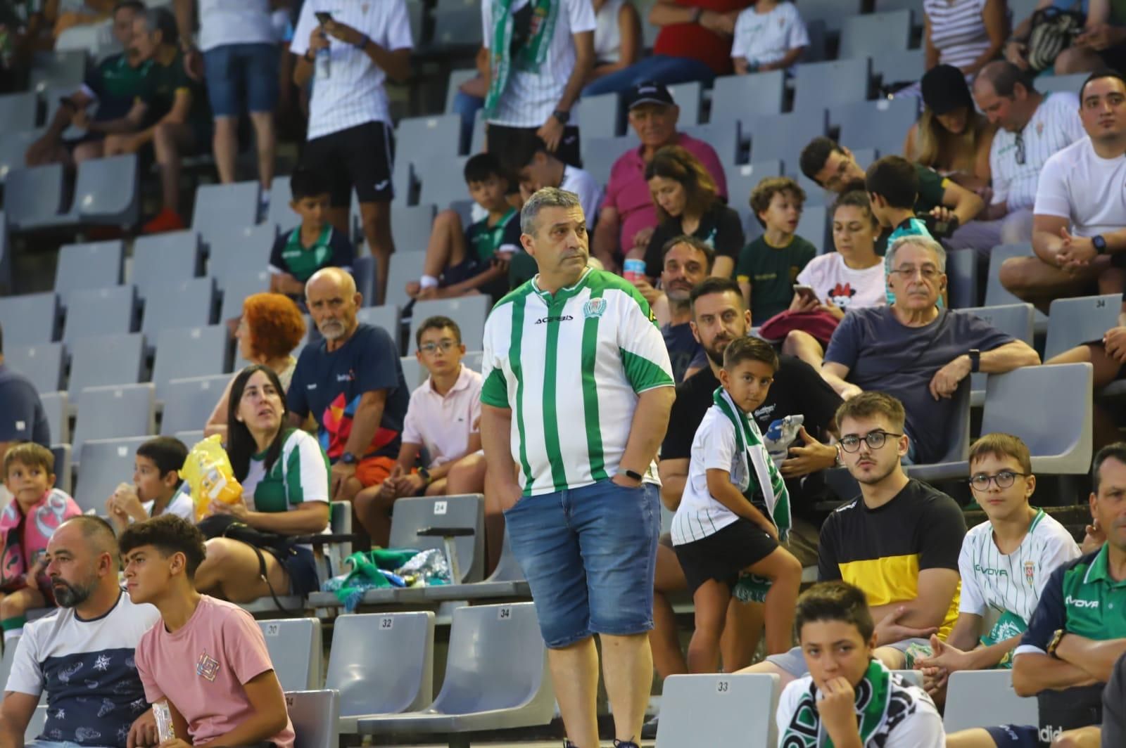 Córdoba CF - Ibiza : las imágenes de la afición en El Arcángel