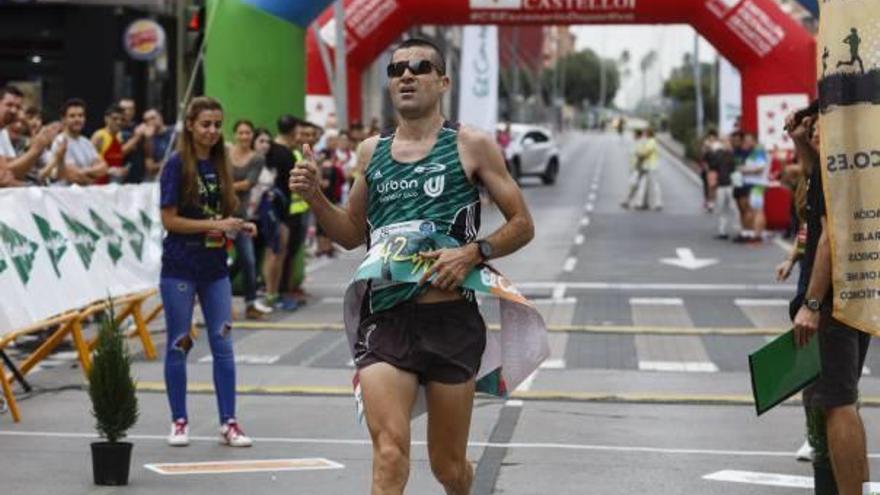 Iván Portolés se llevó el triunfo en la carrera de 10 kilómetros.