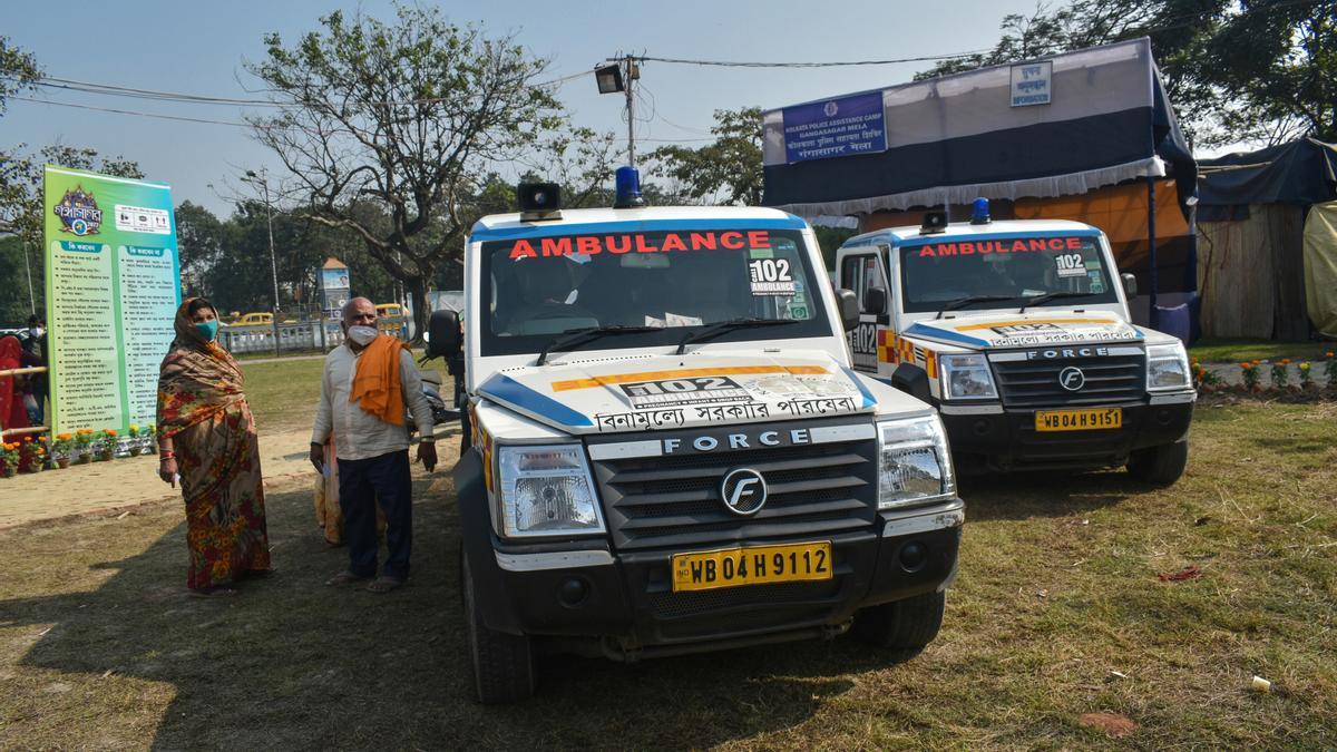 Archivo - Imagen de archivo de una ambulancia en India