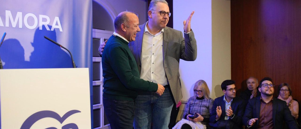 Jesús María Prada y José María Barrios durante el acto del Partido Popular.